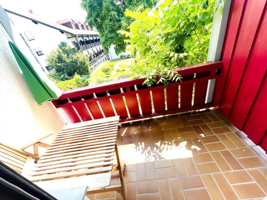 Fewo 20 - Appartement Im Rottalblick - Youngmodern Wohnen, Tiere Willkommen, Bademantelgang Zur Therme, Tv Und Balkon 巴特格里斯巴赫 外观 照片